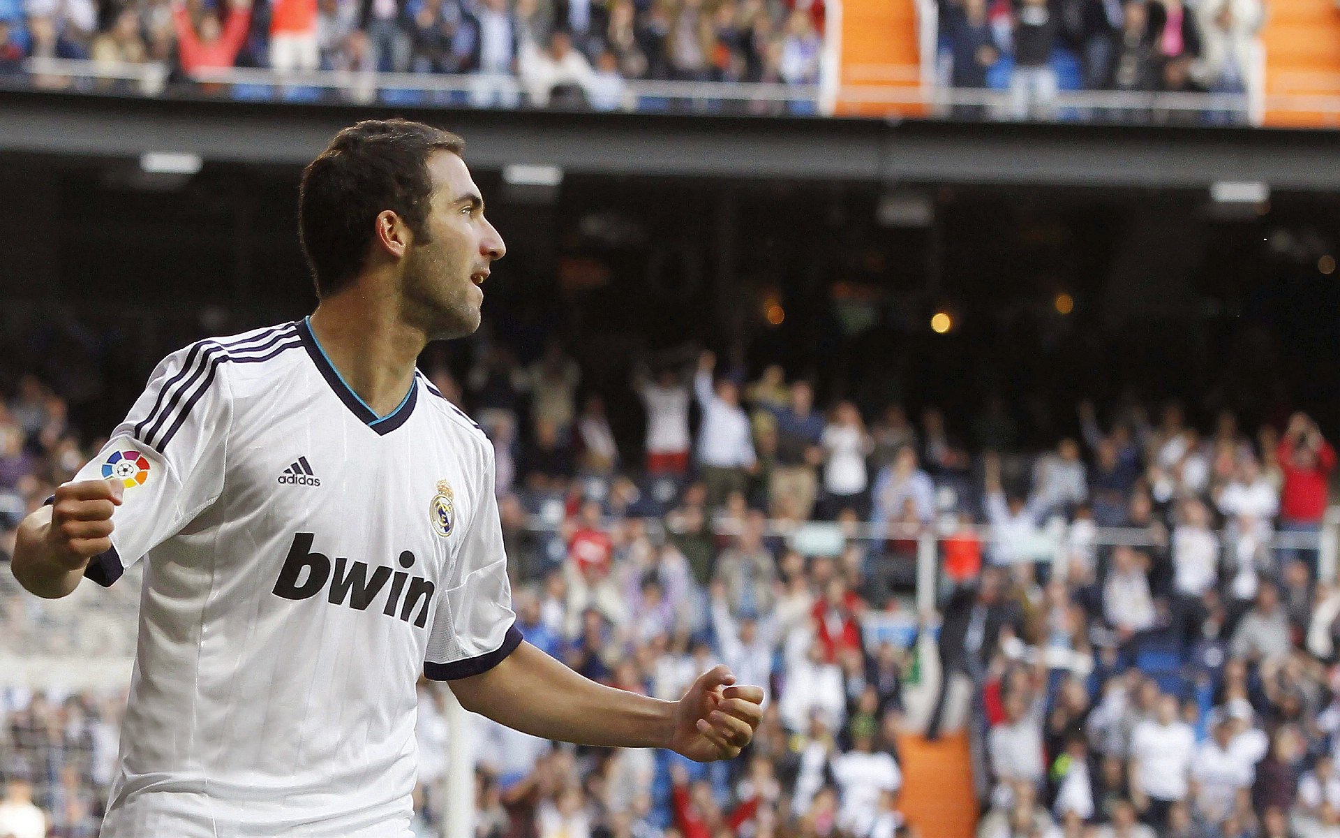 博卡中场拼抢积极,仍难保控球率,博卡俱乐部著名球星