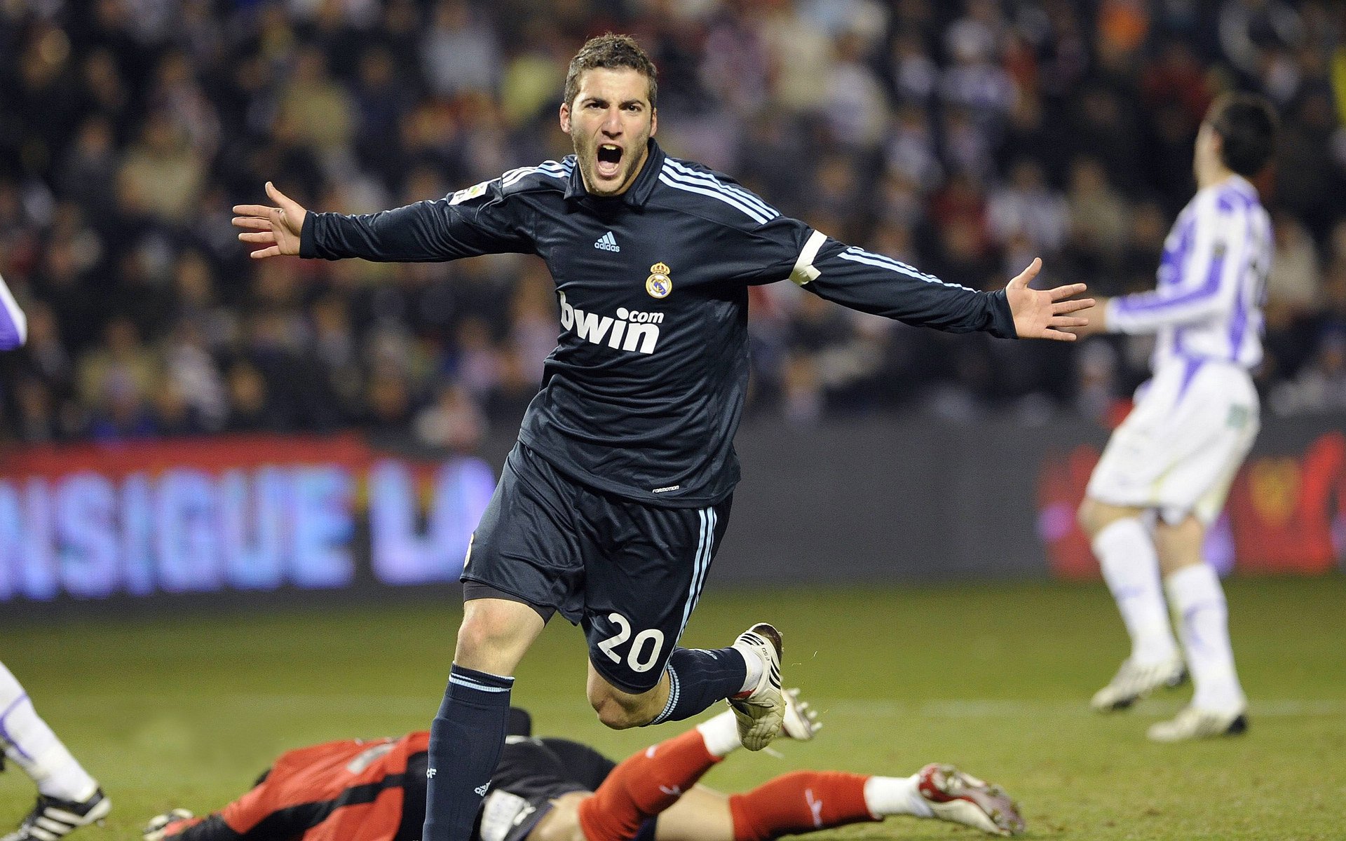 乐鱼官方登录入口-安东·李恩：全黑队的“攻击中场”，突破和传球无缝对接